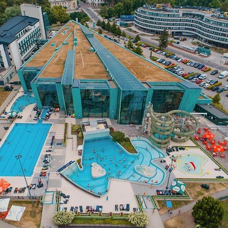 Portobello Wellness & Yacht Hotel Esztergom Exterior photo