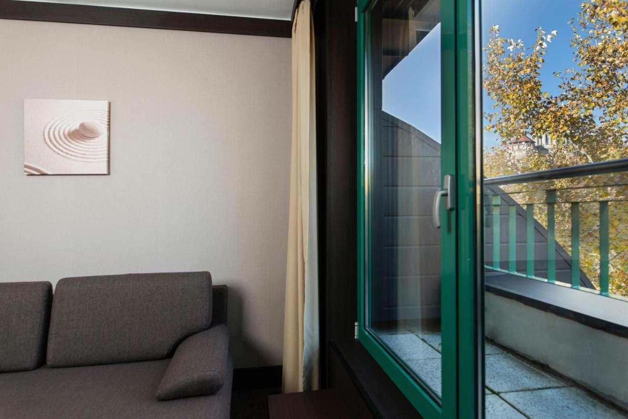 Portobello Wellness & Yacht Hotel Esztergom Exterior photo