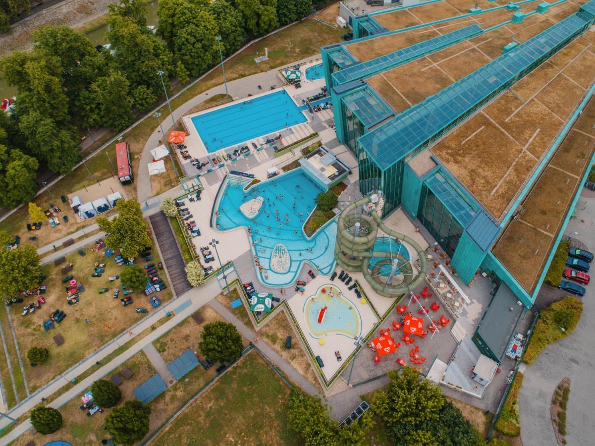 Portobello Wellness & Yacht Hotel Esztergom Exterior photo